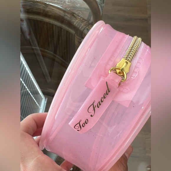 TOO Faced Zip Up Heart , new - Picture 5 of 6